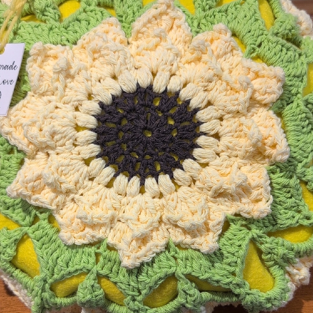 NWOT HANDMADE One Of A Kind - Crochet Sunflower Bag - Green and Yellow - Picture 3 of 7